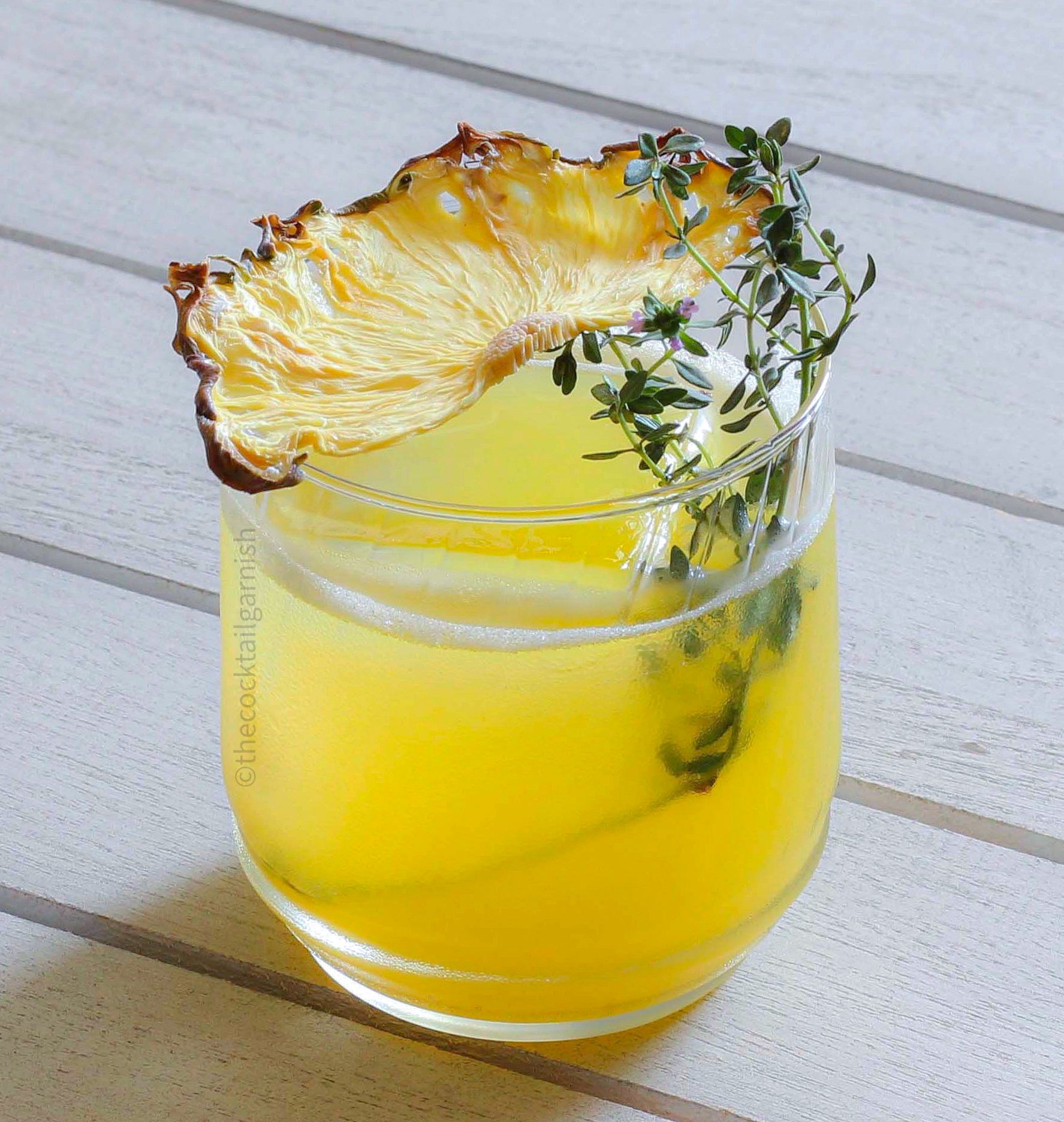 Dehydrated Pineapple For Cocktails, 14 Slices